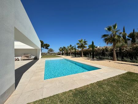 Elegant villa in the prestigious area of Sol de Mallorca - Photo 2