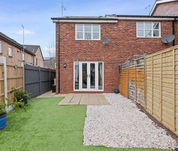2 bedroom end of terrace house to rent - Photo 2