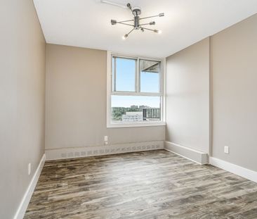 For Lease - 1785 Frobisher Lane Unit# 2007, Alta Vista and Area, On... - Photo 4