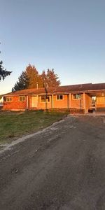 Country Living with 2 Kitchens - Photo 4