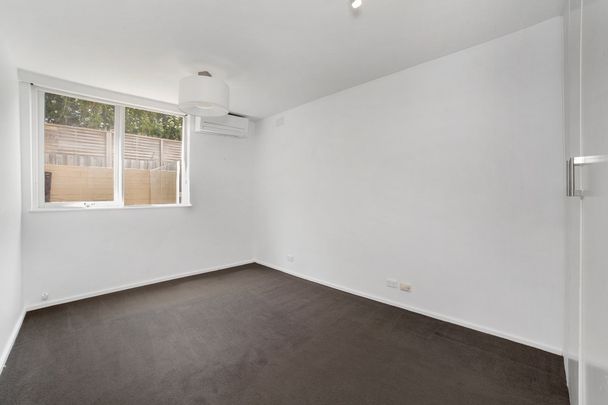 Please contact Molly Rogerson to arrange an inspection; SandringhamPM2@hodges.com.au - Photo 1