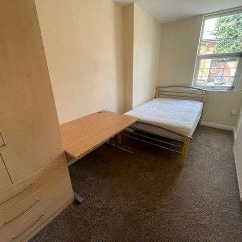 Glossop Road, S10 - Photo 1