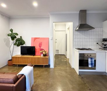 Spacious & Private 1-Bedroom Unit in Leafy St Peters - Photo 3