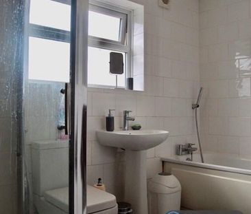 4 bedroom terraced house to rent - Photo 2