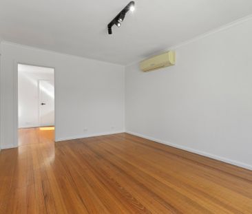 2/665-667 Waverley Road, Glen Waverley - Photo 1