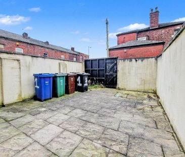 2 bedroom end of terrace house to rent - Photo 5