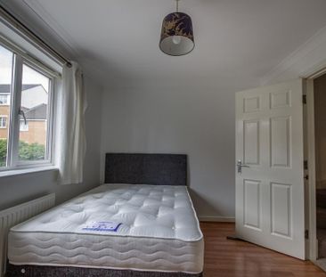 3 bedroom terraced house to rent - Photo 6