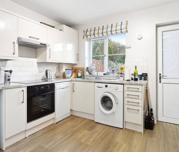 Sullivans Reach, Walton-on-thames, Surrey, KT12 - Photo 5