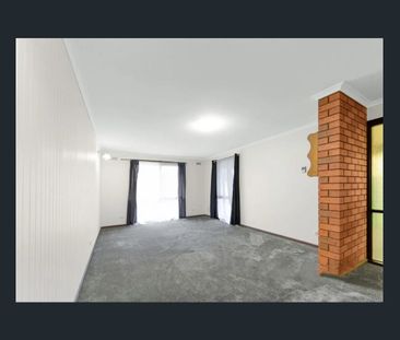 Spacious 3-Bedroom Family Home in a Convenient Location - Photo 1