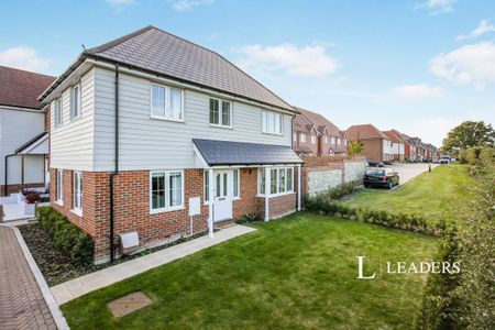 3 bedroom detached to rent Seladine Gardens, Coxheath - Photo 3