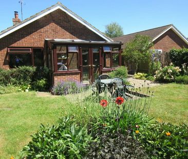 Bungalow to rent on - Photo 6