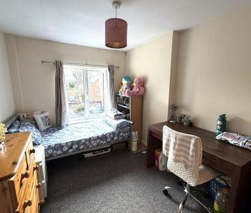 3 bedroom flat to rent - Photo 5