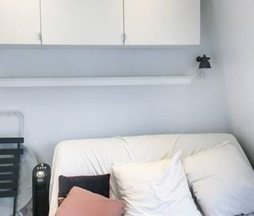 Logement à Paris, Location meublée - Photo 2
