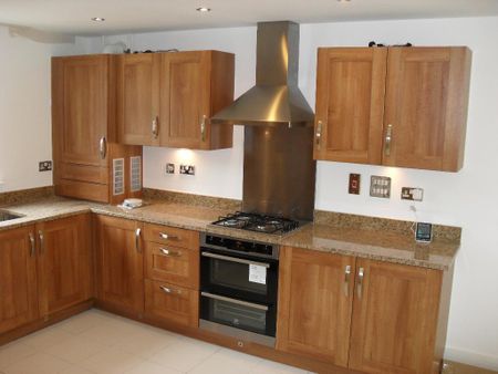 4 bedroom detached house to rent - Photo 4
