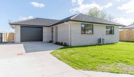 Brand new Living! - Photo 5