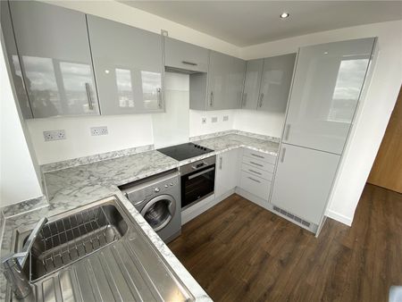 2 bedroom Flat To Rent - Photo 5