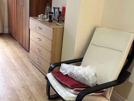 ENSUITE ROOM Room 4 - Photo 2