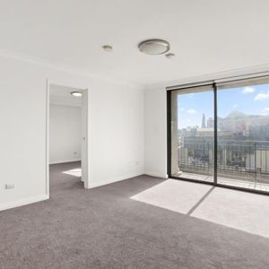 One Bedroom In Convenient Location - Photo 2