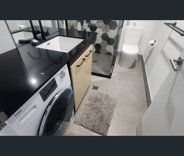 Modern Apartment - Photo 6