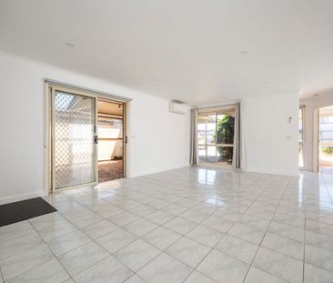 SPACIOUS FAMILY HOME IN A PRIME LOCATION - Photo 1