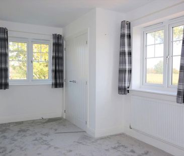 2 bedroom semi-detached house to rent - Photo 4