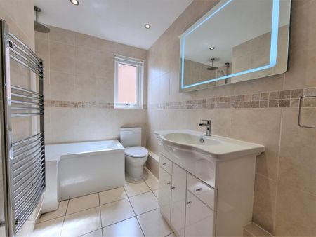 34 Claydon Road, Woking - 4 bedrooms Property for lettings - Seymours - Photo 5