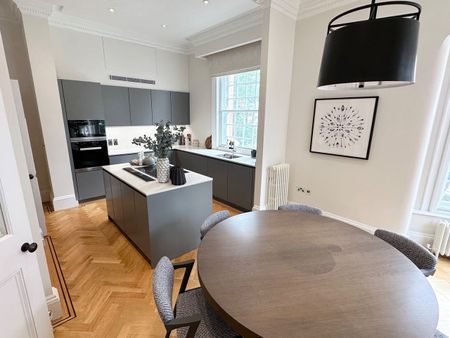 2 Bed Maisonette, Green Street, W1K - Photo 4