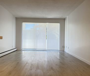 Gary Manor - Photo 1