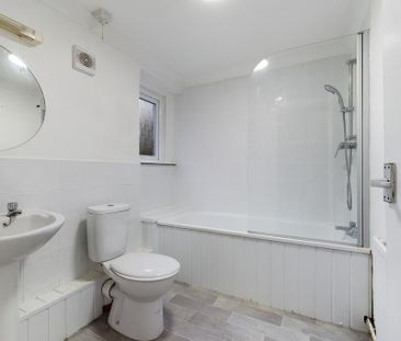 1 bedroom ground floor flat to rent - Photo 1