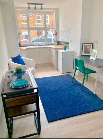 Studio Flat, Meyrick Road, NW10 - Photo 3