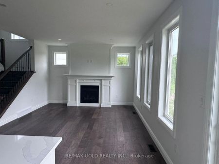 Property For Lease | X9036160 - Photo 3