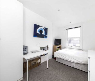 Clapham High Street, SW4, London - Photo 2