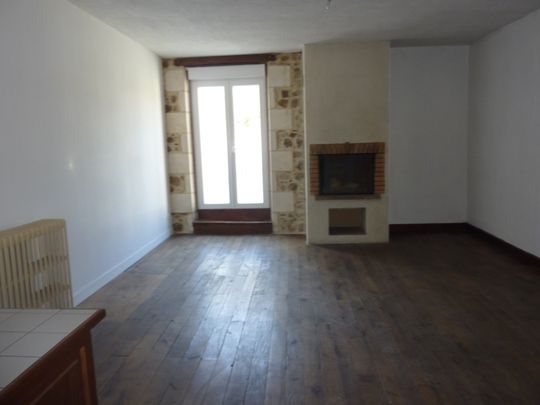 Location Appartement 2 pièces 74m² MONTMORILLON 86500 - Photo 1