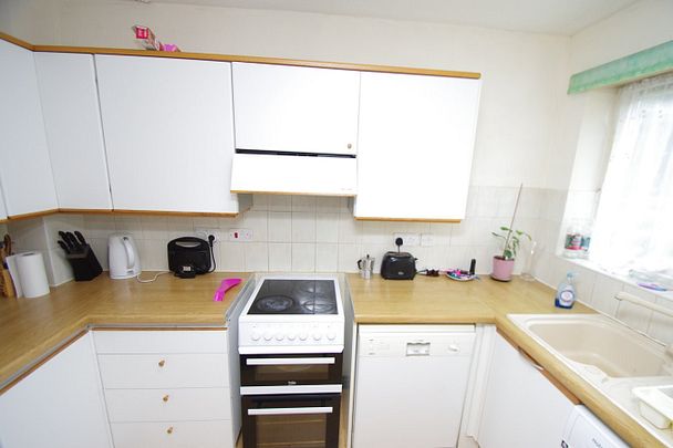 2 bedroom | Terraced house - Photo 1