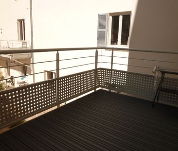 GRAND T4 AVEC TERRASSE ET ASCENSEUR - CENTRE TARARE - Photo 3