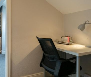 99 Victoria Road, Leeds, LS6 1DR - Photo 4