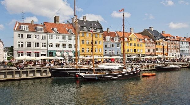 København K – City – Nyhavn – i eftertragtet-kvarter - totalrenoveret, lys luksuslejlighed med altan - Photo 1