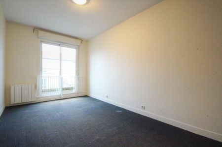 Location Appartement 4 pièces 123m² - Photo 3