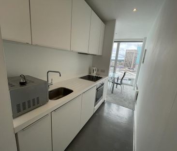 Studio to rent - Photo 1