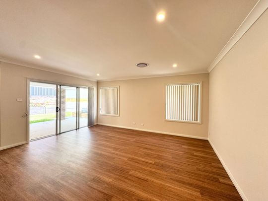 Modern and Spacious Family Home - Photo 1