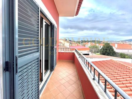 3 room luxury House for rent in Cascais e Estoril, Portugal - Photo 3