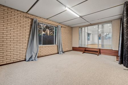 Light-Filled 4-Bedroom Home with Pool in Prime Lathlain - Photo 5