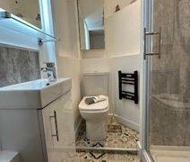1 bedroom in a house share to rent - Photo 5