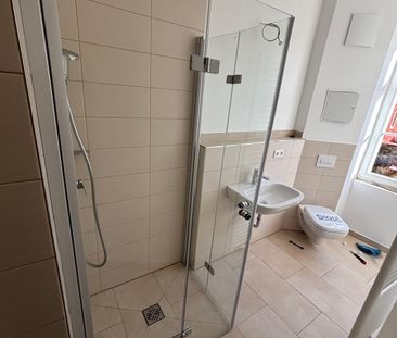 Erstbezug nach Sanierung; modern & zentral: 2 Raumwohnung im Dachge... - Photo 6