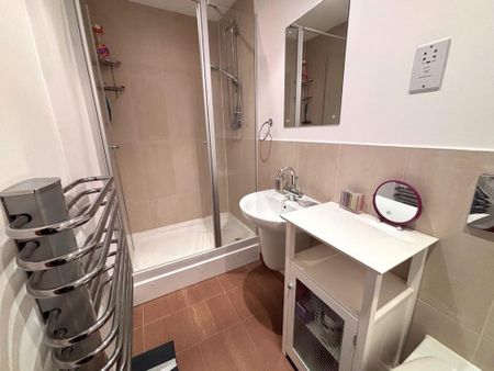 2 bedroom flat to rent - Photo 3