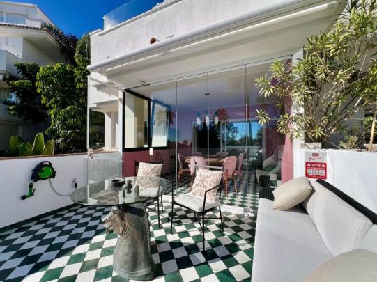 Alquiler de piso en Urbanización Lomas de Marbella Club, 25 - Photo 1