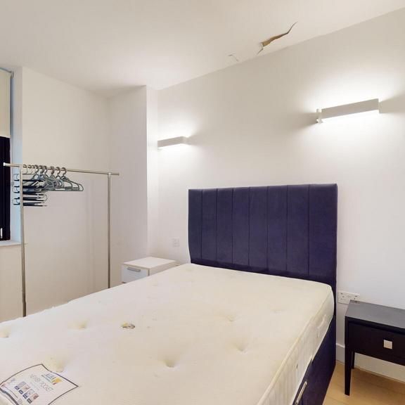 Studio to rent - Photo 1