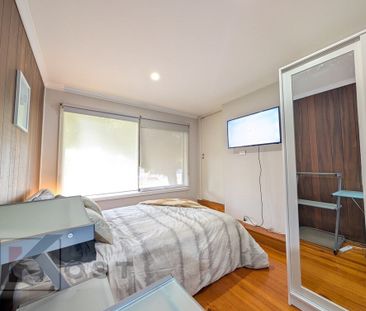 Blackburn South - Photo 4