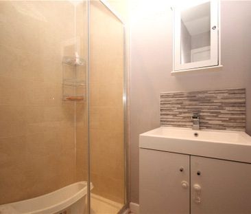 Aldershot Road, Guildford, Surrey, GU2 8AQ - Photo 1