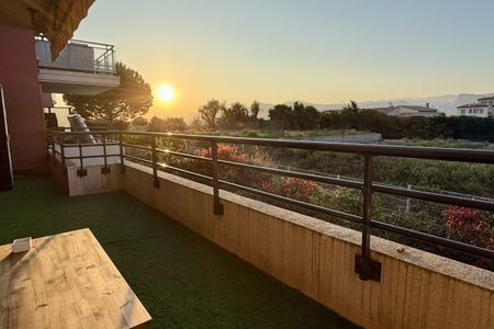 STUDIO FABRON MEUBLE / 26m2 + terrasse profonde 16m2 - Photo 4